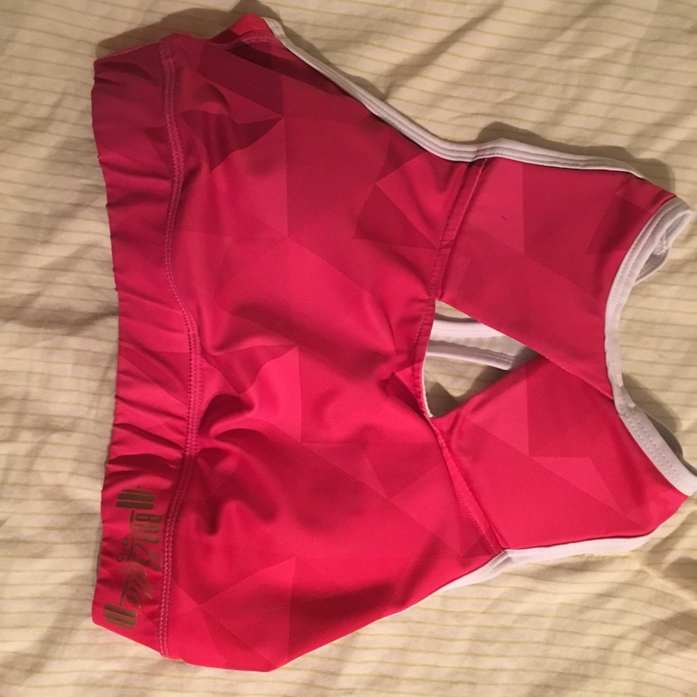 Chestee Q sports bra
